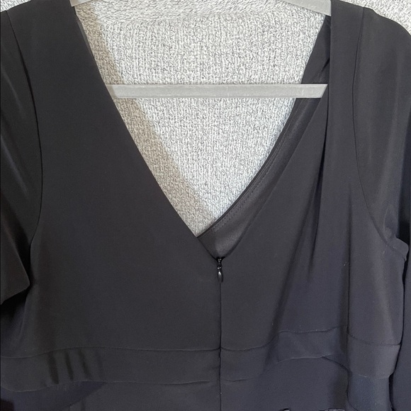 Xscape Women’s Black Long Sleeve 3D Floral Gown Dress Plus Size 16W - Picture 10 of 10